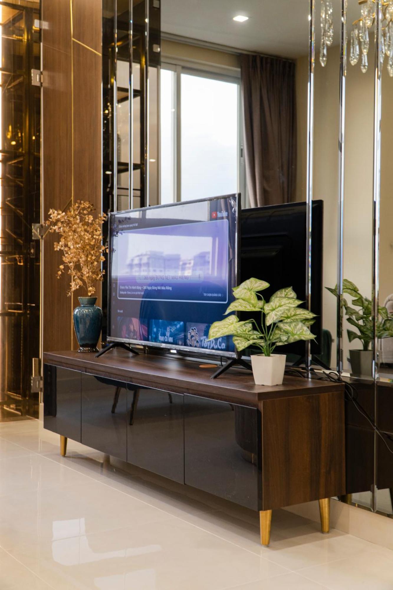 Le Places The Grand Riverside Saigon Căn hộ *